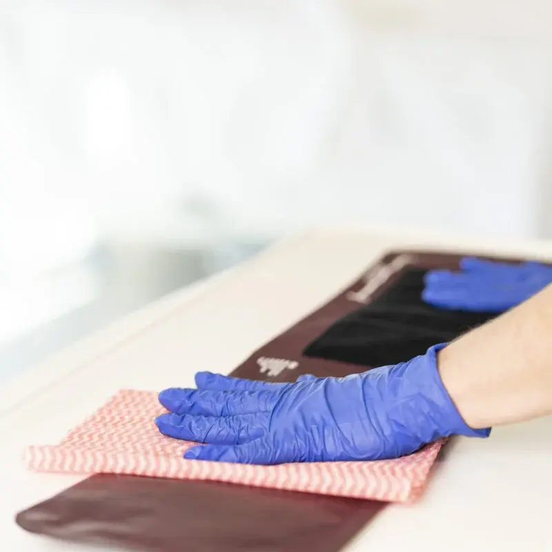 Vwipes in use 800x800